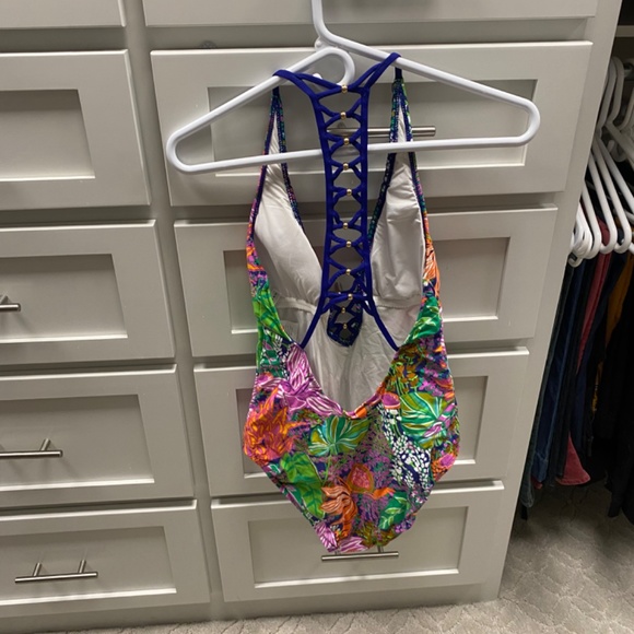 Trina Turk - Picture 2 of 2